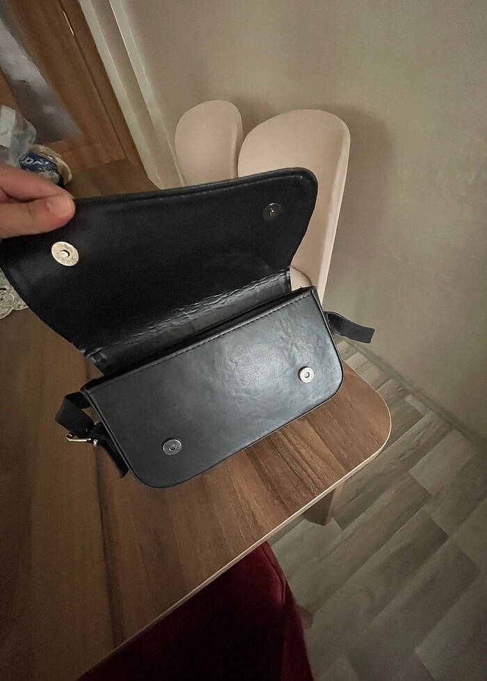 Siyah çanta - Görsel 3