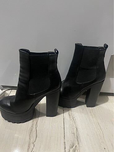 Deri kadın topuklu bot - Görsel 2