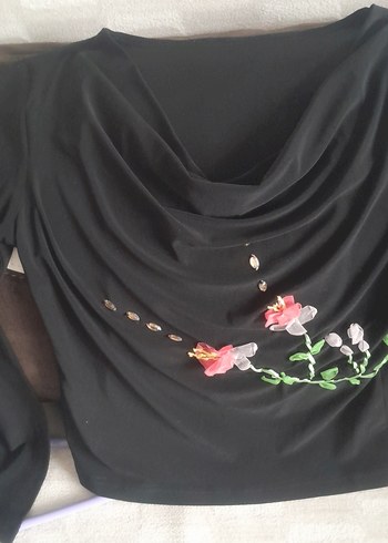 Drapeli İşlemeli Siyah Kadın Bluz - Görsel 2