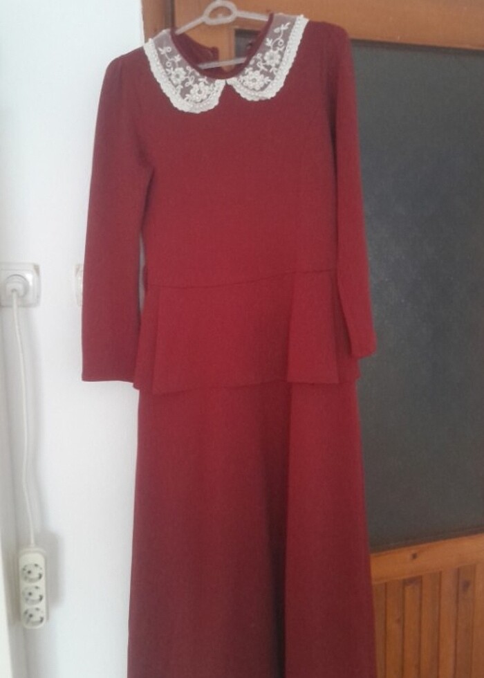 Yakası boncuk  detaylı  elbise - Görsel 2