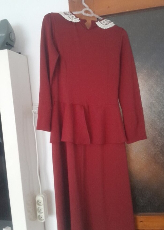 Yakası boncuk  detaylı  elbise - Görsel 3