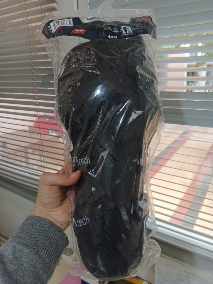 Siyah Motosiklet Diz Koruyucuları - Görsel 2