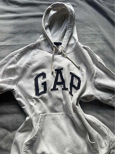 GAP sweatshirt