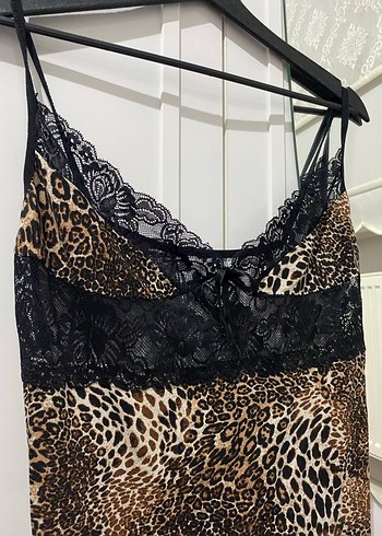 Dantel Detaylı Kahverengi Mini Yılan Desenli Gecelik - Görsel 2