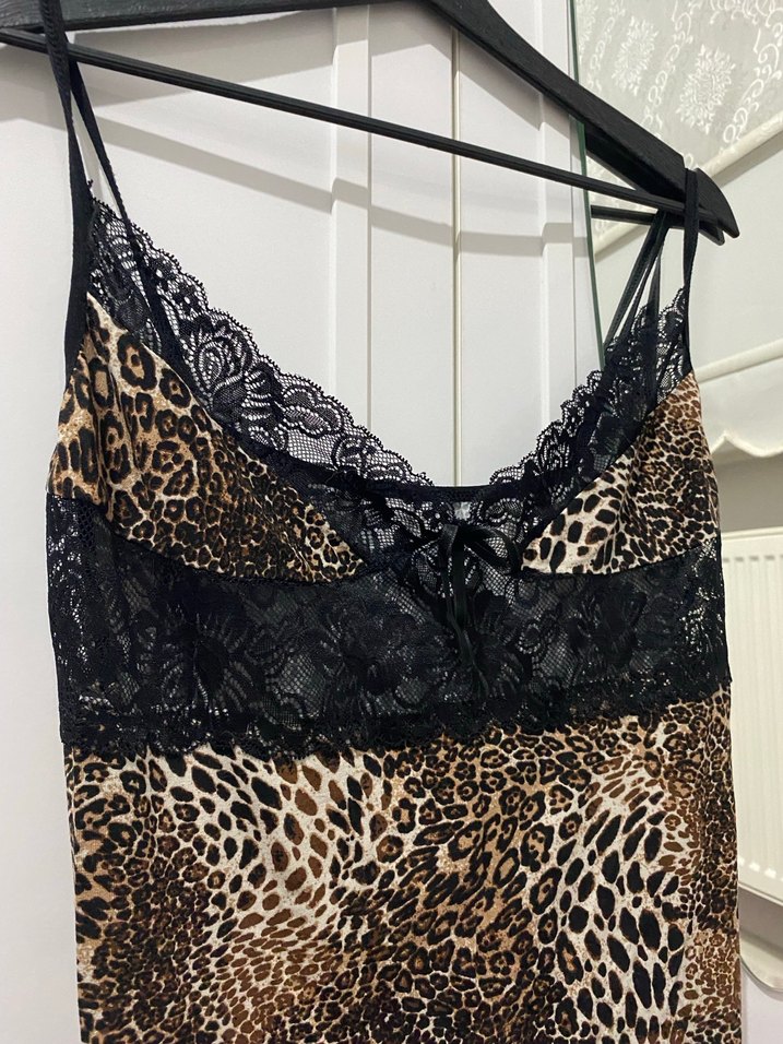 Dantel Detaylı Kahverengi Mini Yılan Desenli Gecelik - Görsel 2