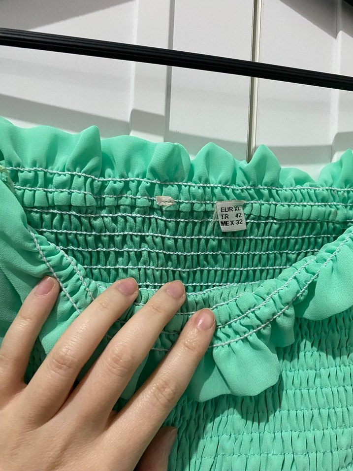 Yeşil Fırfırlı Straplez Uzun Kollu Bluz - Görsel 2