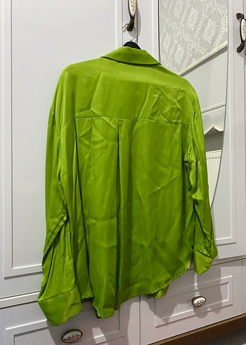 Fıstık Yeşili Saten Gömlek Kadın - Görsel 3