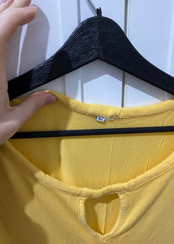 Sarı Kolsuz V Yakalı Kadın Elbise - Görsel 2