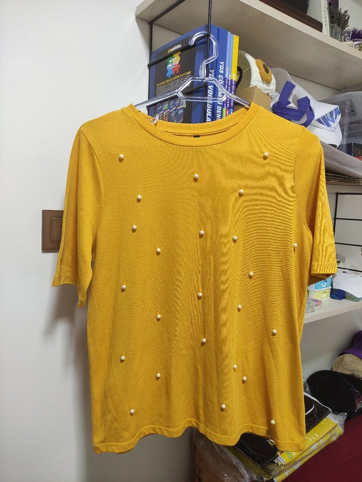 Sarı İnci Nakışlı Kısa Kollu Kadın Tişört - Görsel 2