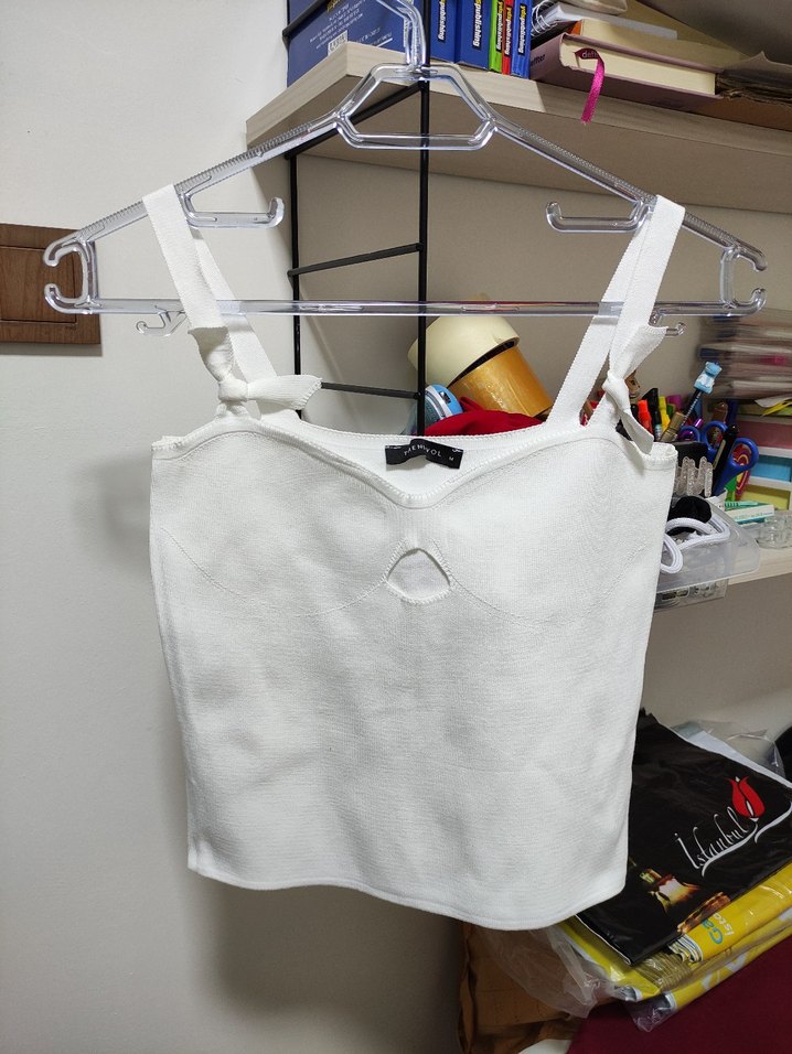 Bej Minimalist Crop Top - Görsel 2