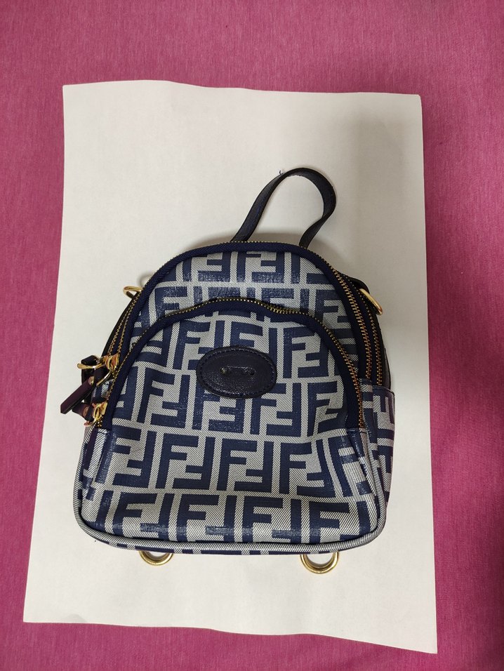 Fendi Marka Küçük El/Sırt Çantası - Görsel 3