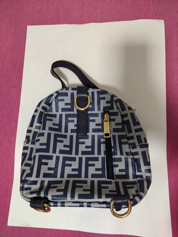 Fendi Marka Küçük El/Sırt Çantası - Görsel 5