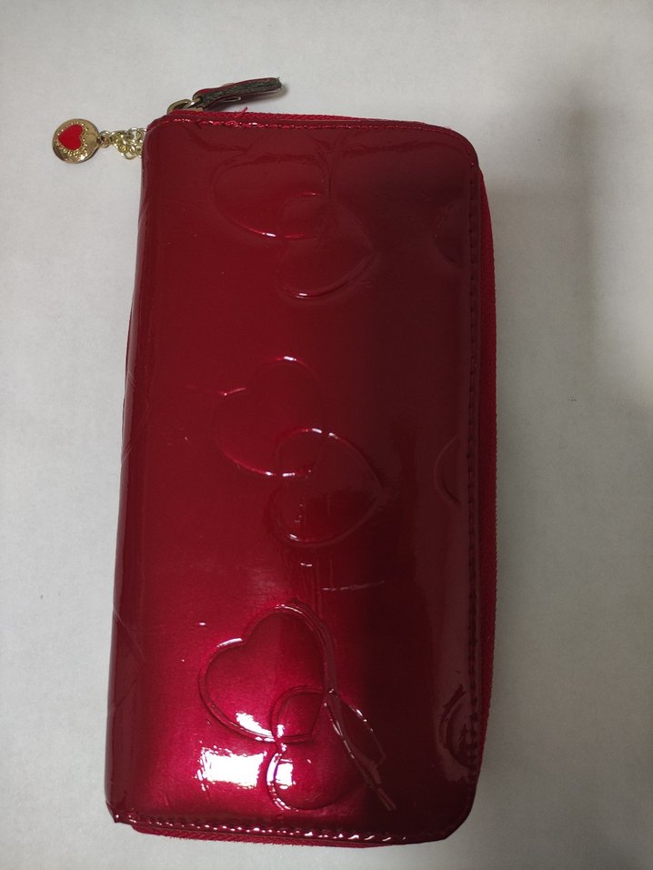 Parlak Kırmızı Kalp Nakışlı Kalp Charmlı Kadın Cüzdanı - Görsel 2