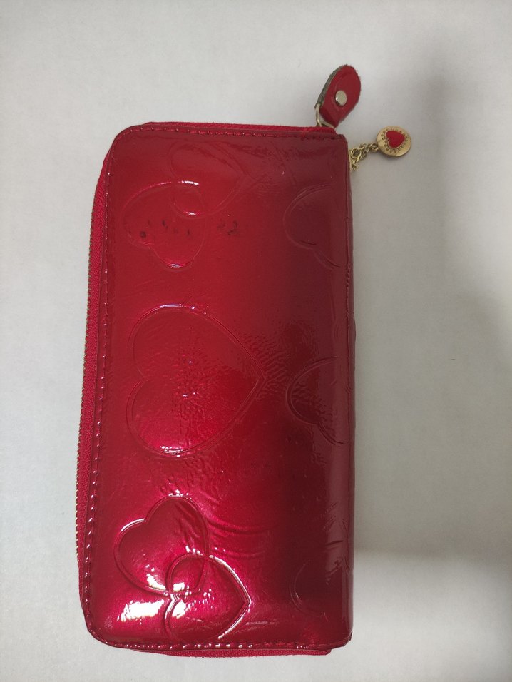 Parlak Kırmızı Kalp Nakışlı Kalp Charmlı Kadın Cüzdanı - Görsel 4