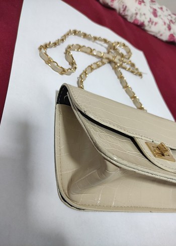 Bej Zincir Detaylı Kadın Deri Çanta - Görsel 4