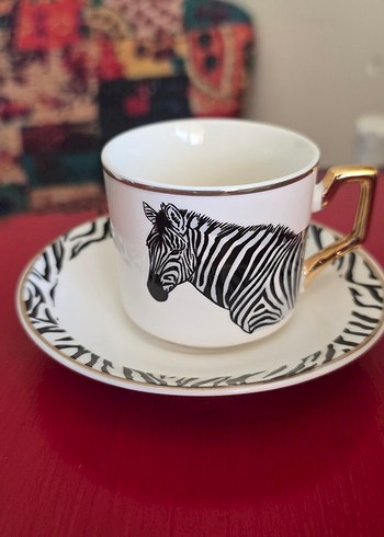 Beden beyaz Renk Zebra Desenli Beyaz Porselen Fincan ve Tabak
