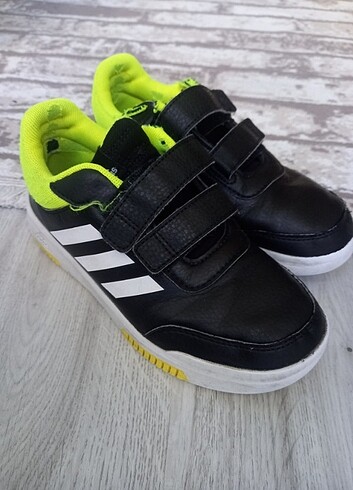 34 Beden Adidas çocuk spor ayakkabı 