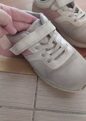 Diğer Kız Çocuk Beyaz Cırtcırtlı Spor Ayakkabı