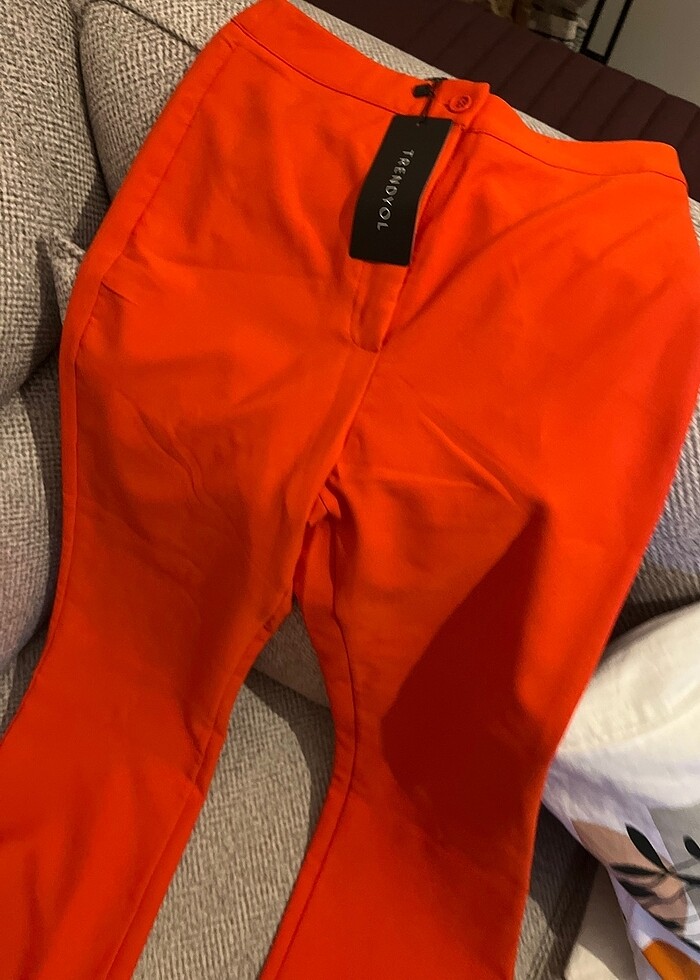 Kırmızı pantolon - Görsel 4