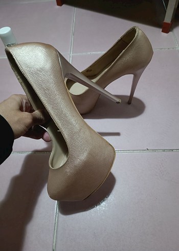 Bej Parlak Yılan Desenli platform topuklu ayakkabı - Görsel 5