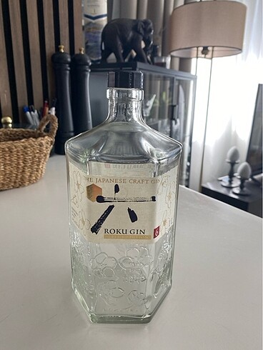 Roku Gin/Cin Şişesi