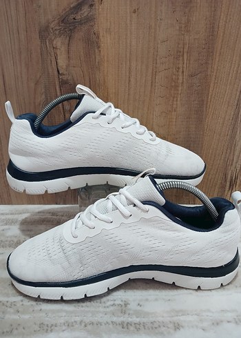 42 Beden beyaz Renk skechers