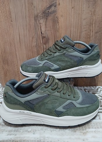 skechers
