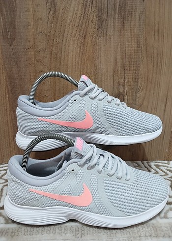 39,5 Beden nike revolution 4