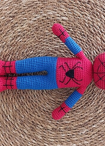  Amigurumi örümcek adam