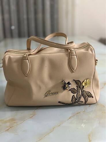 GUESS ÇANTA