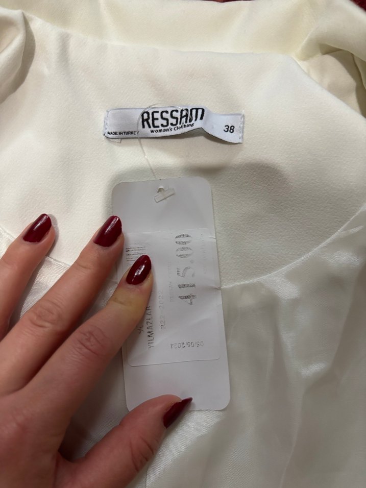 Düğmeli Beyaz Kadın Uzun Blazer Ceket - Görsel 4