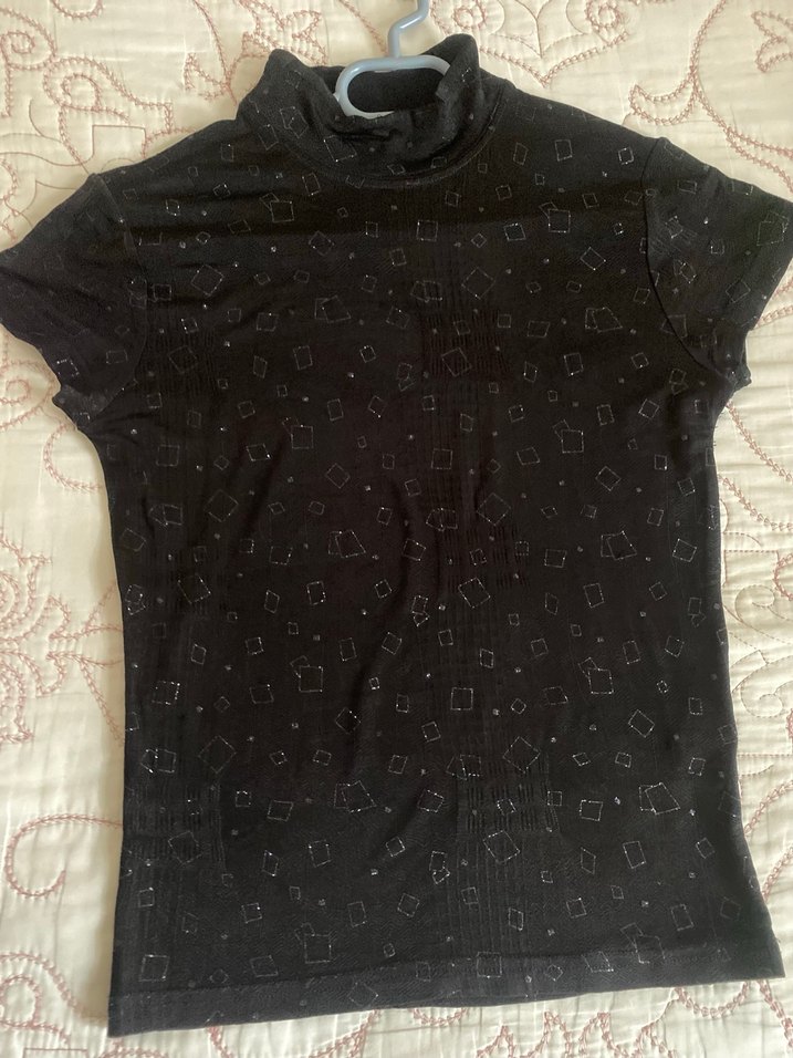 Kısa Kollu Siyah Yüksek Yakalı Kadın bluz - Görsel 3