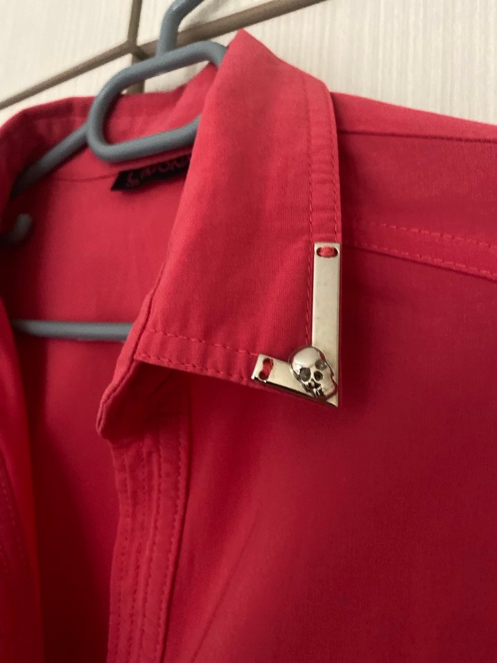 Kısa Kollu Kırmızı Düğmeli Kadın Gömlek - Görsel 4