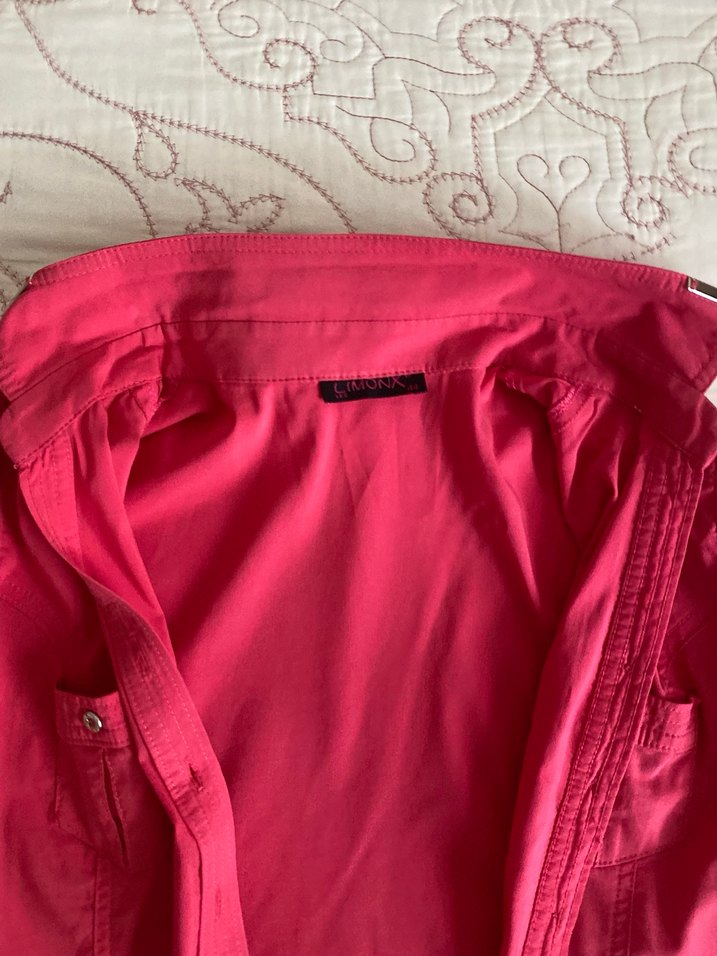 Kısa Kollu Kırmızı Düğmeli Kadın Gömlek - Görsel 5