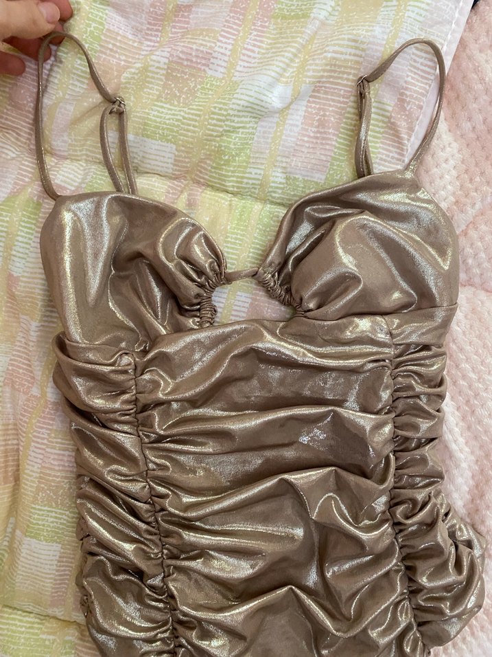 Drapeli Uzun Askılı Kahverengi Vücuda Oturan üst - Görsel 2