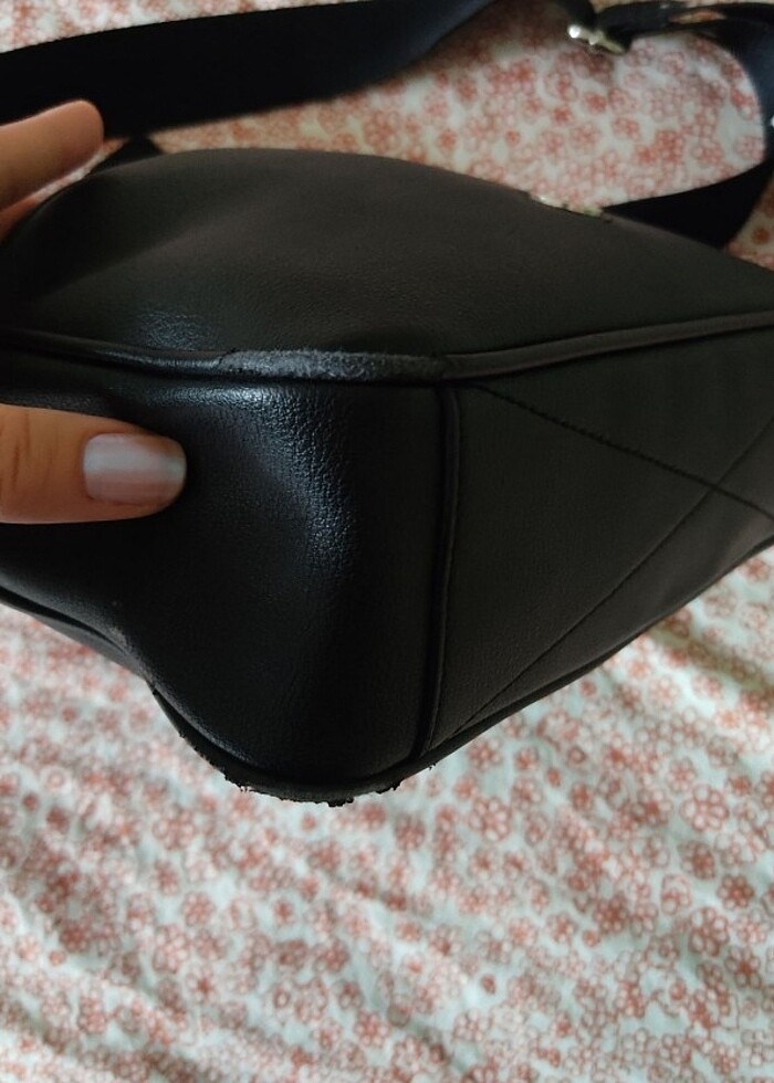 Calvin Klein Siyah askısı yazılı çanta  - Görsel 5