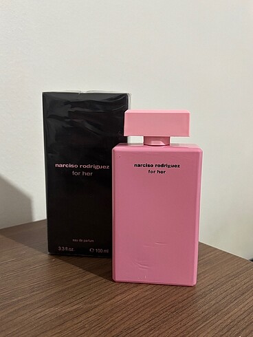 Narciso rodriguez kadın parfumu