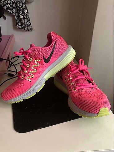 38,5 Beden Nike Zoom Spor Ayakkabı