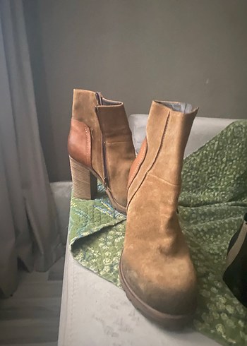 Kahverengi Süet
Topuklu Kadın Bot 38 - Görsel 3