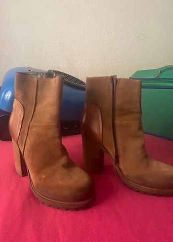 Kahverengi Süet
Topuklu Kadın Bot 38 - Görsel 6