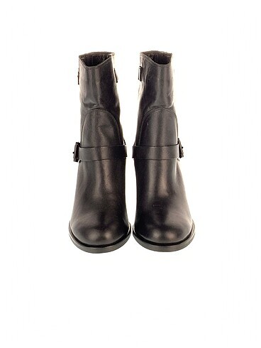 38 Beden Nine West Bot %70 İndirimli.