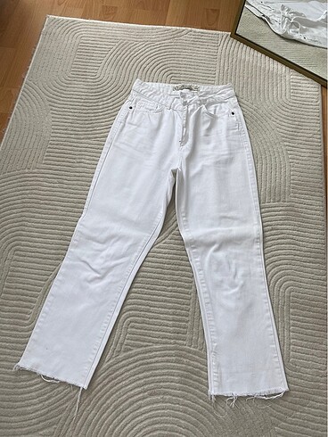 26 Beden beyaz Renk Lc Waikiki Pantolon