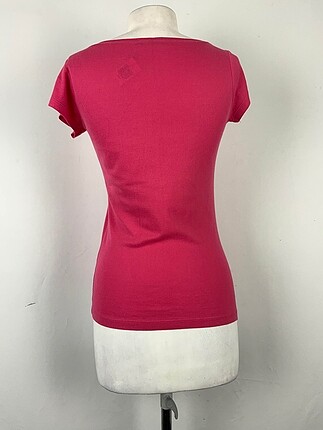 l Beden Diğer T-shirt %70 İndirimli.