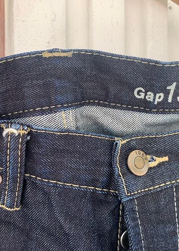 34 Beden lacivert Renk Orijinal GAP marka. Lacivert Düğmeli Rahat Kesim Erkek Midi Kot