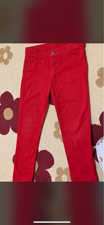 Defacto kırmızı pantalon