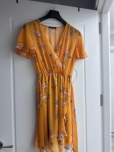 36 Beden Sarı elbise