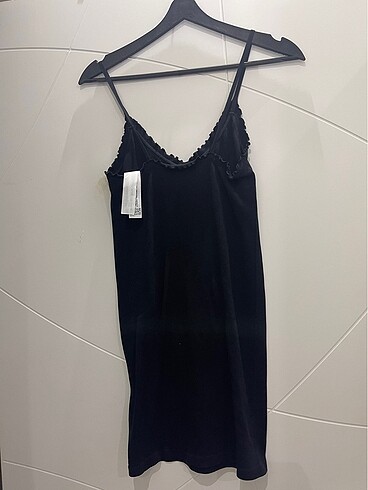 Bershka Siyah askılı mini elbise