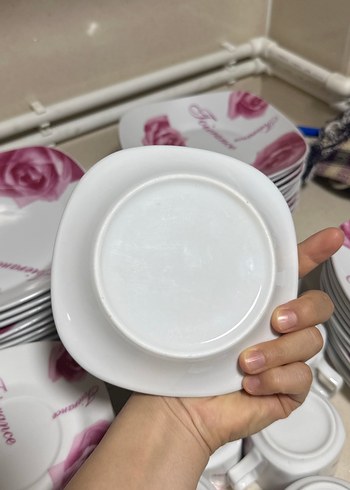 Beden 12 kişilik Gül Desenli porselen.