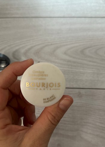 Orjinal Bourjois Göz Farı Seti Beyaz ve Gri Tonlar - Görsel 4