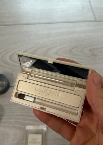 Orjinal Bourjois Göz Farı Seti Beyaz ve Gri Tonlar - Görsel 9